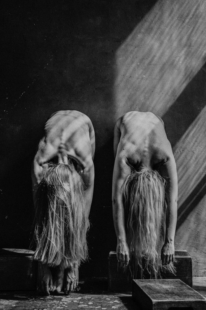 Вниз головами