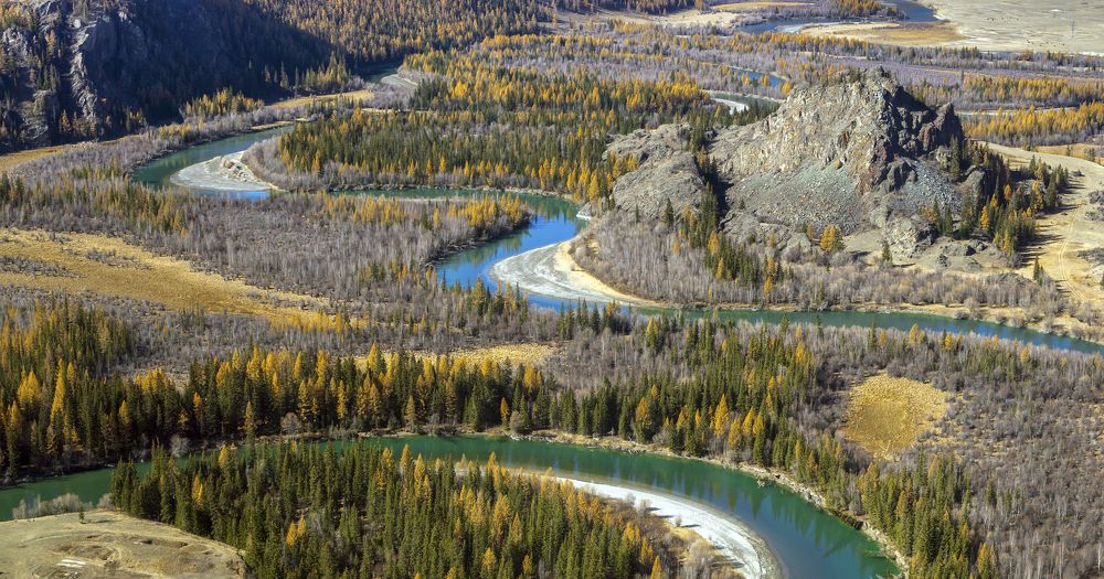 Полет над осеннем Алтаем