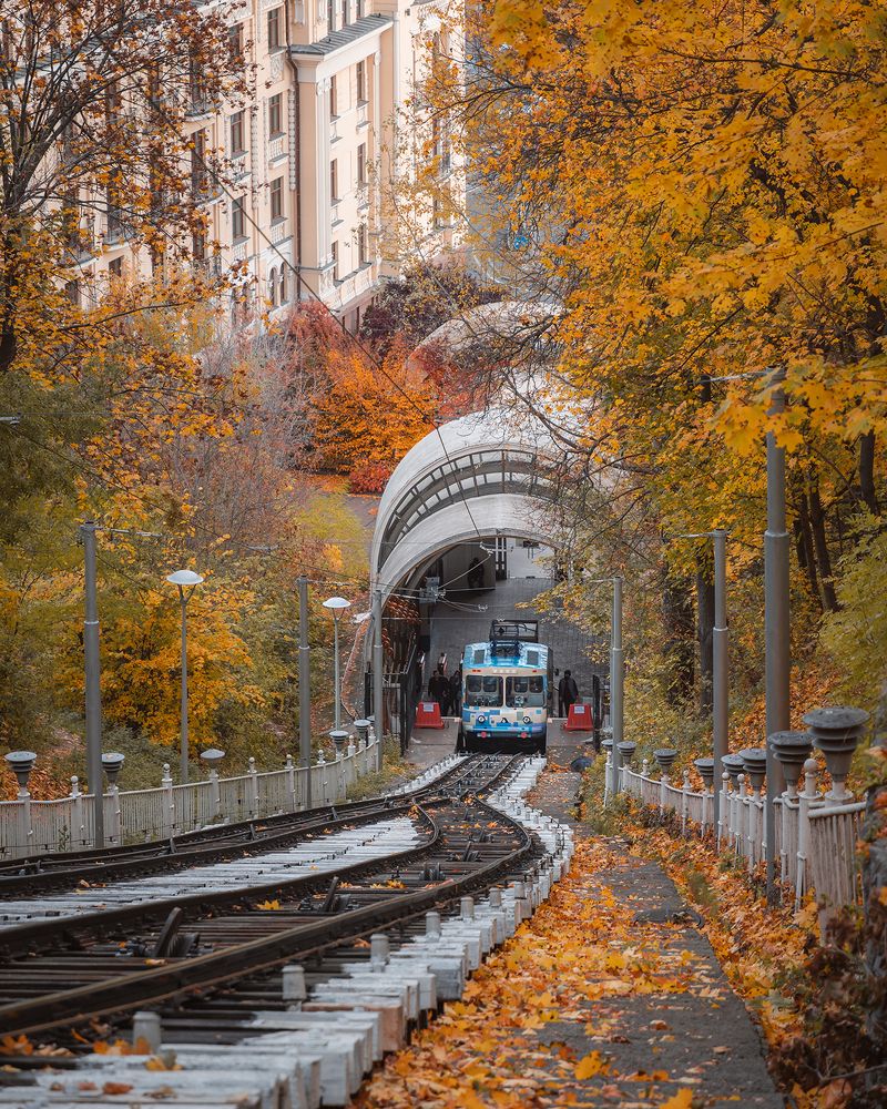 Осенний путь фуникулера