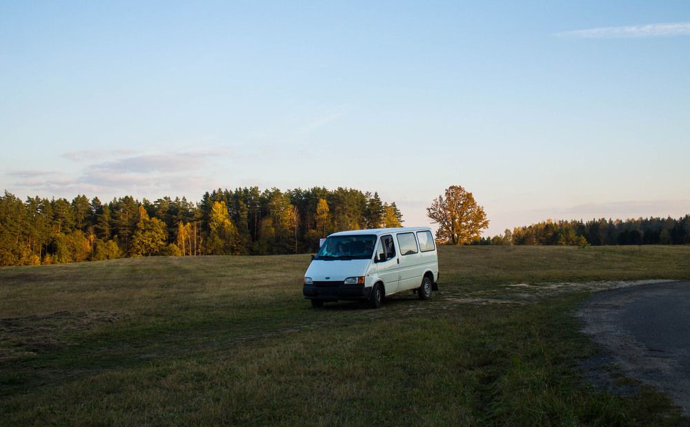 Белый акцент