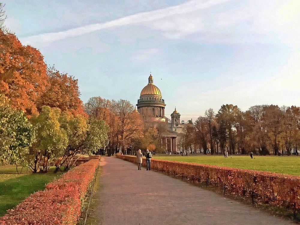 Исаакиевский собор осенью.