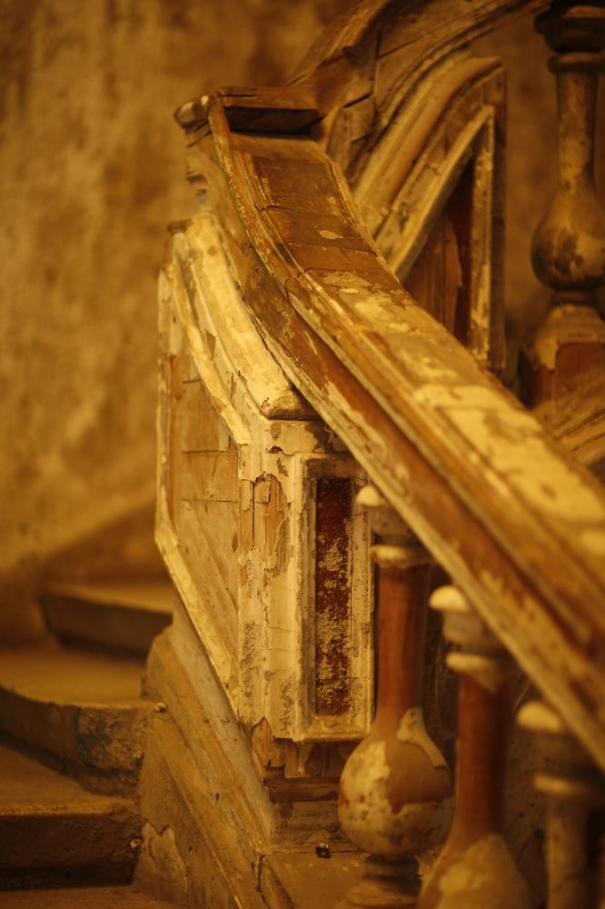 По старинным лестницам...