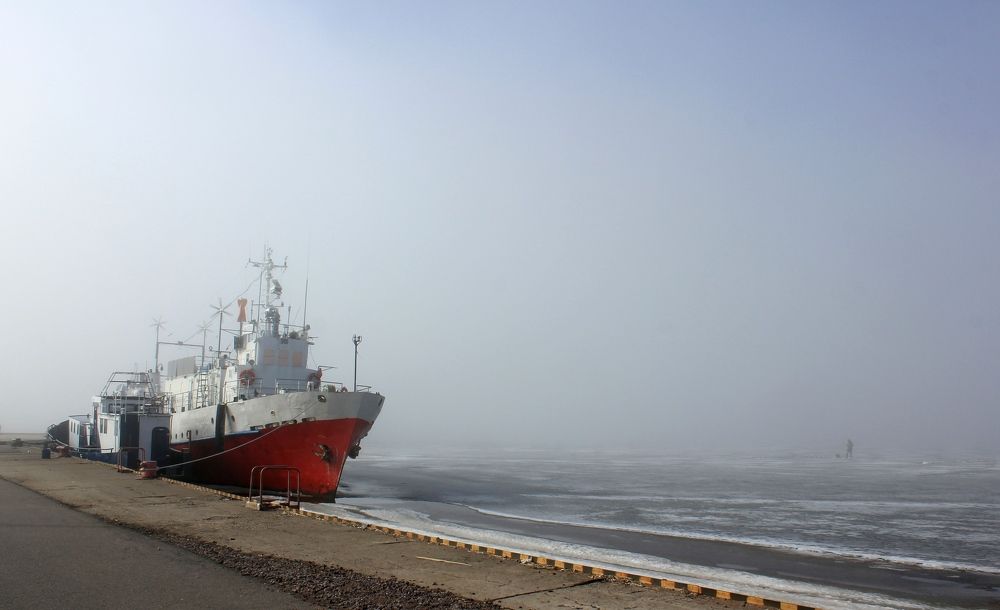 "Корабли постоят и ложатся на курс..."