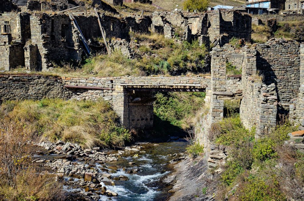 Старый мост в селе Чираг