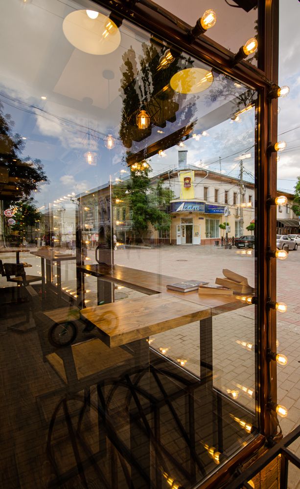 Сквозь стекло