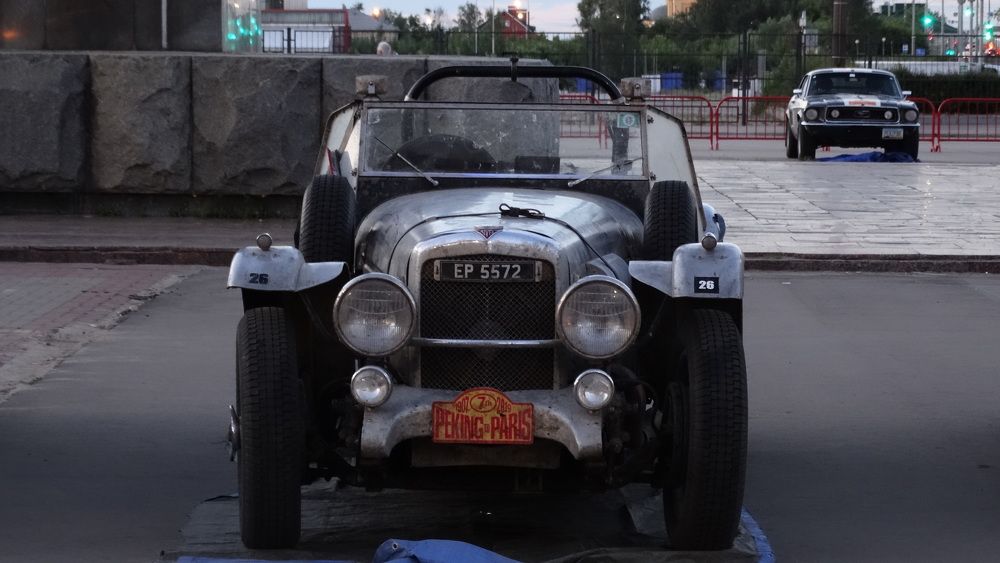 Ретро-машина -  участник ралли