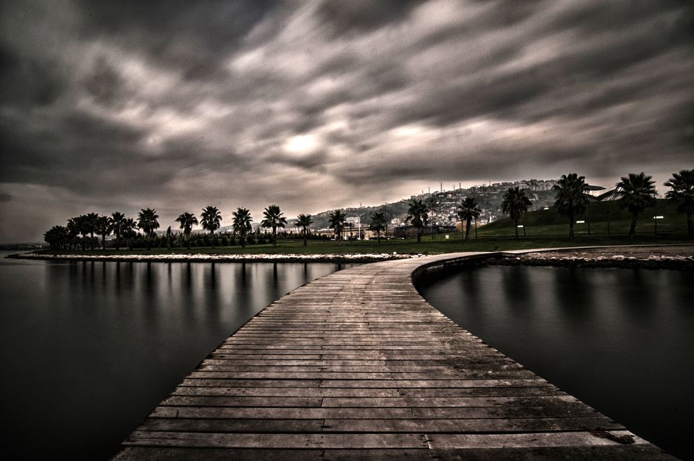 Photograph by Muzaffer Sütlüoğlu