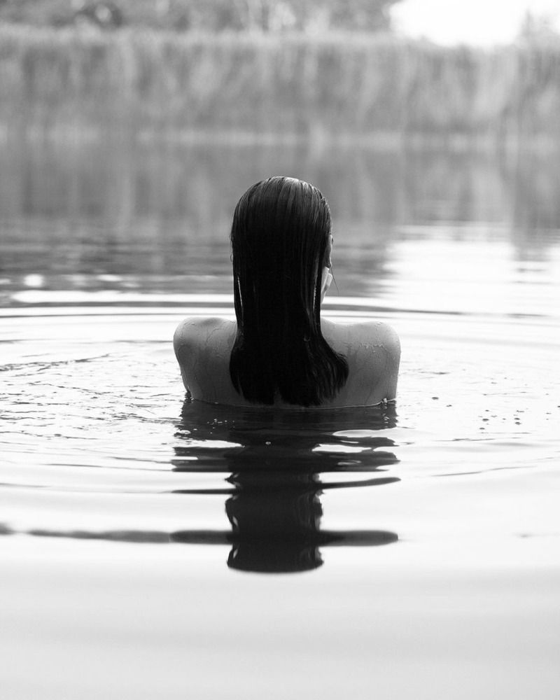 Слияние женской красоты с природой.