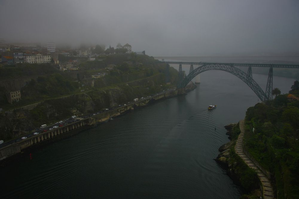 Туманный Порту. Мост Луиша I