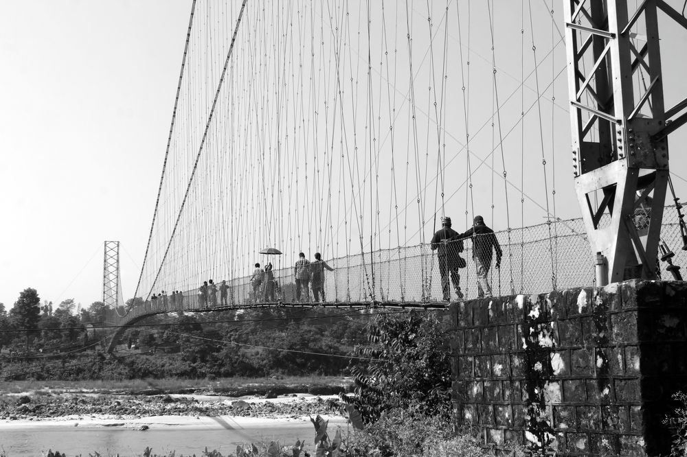 Suspended walk on the bridge.