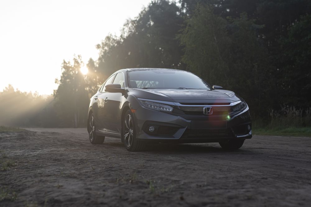 Photograph by Anton Leonchikov