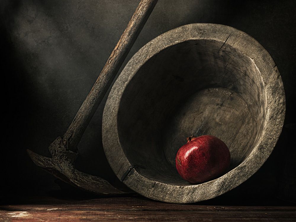 Тарелка и Мотыга / Plate and Hoe