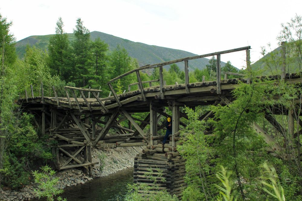 Горбатый мост...