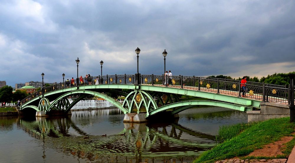 Пешеходный мост.