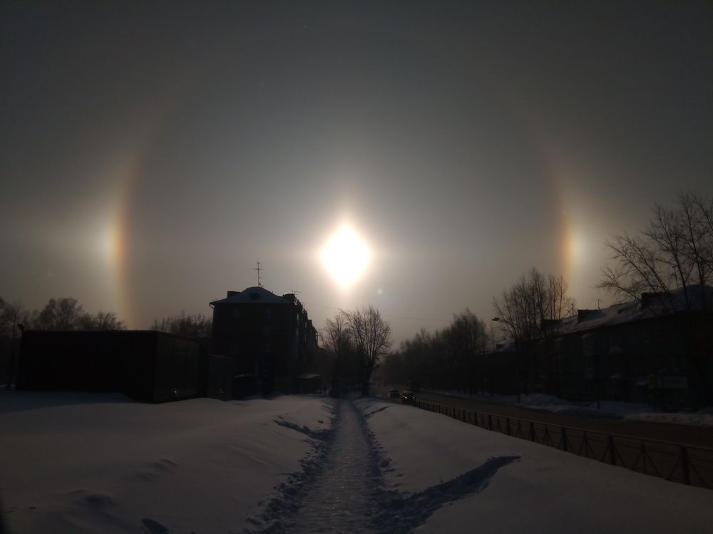 Ясный ледяной день января