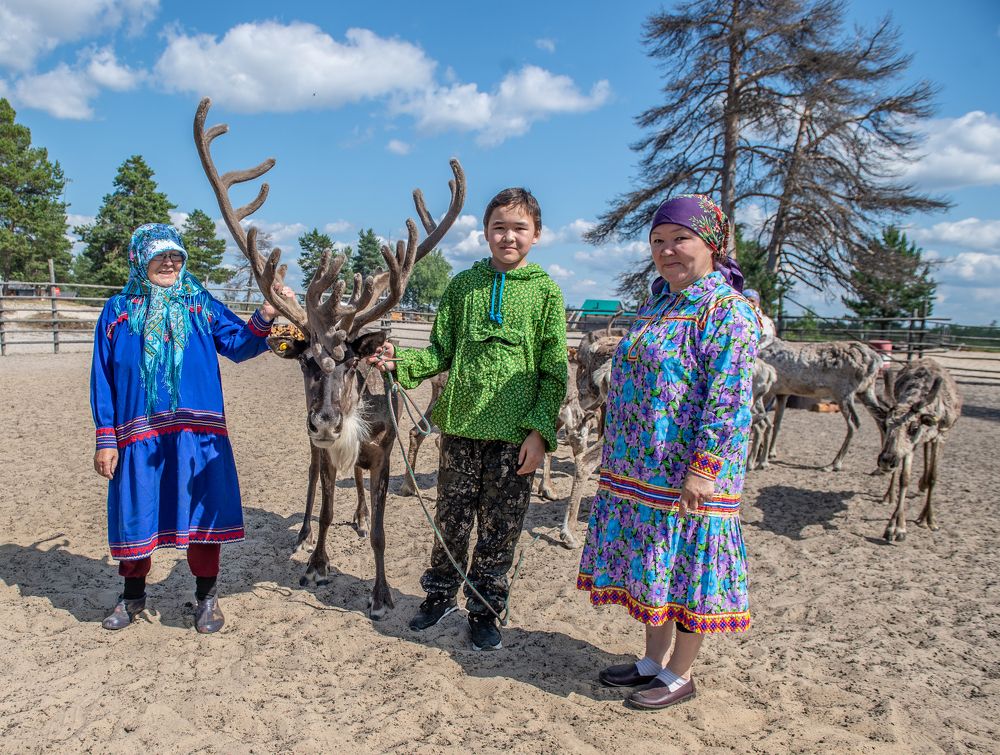 олень Степашка - любимец туристов