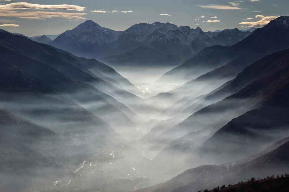 A river of mist and its tributaries