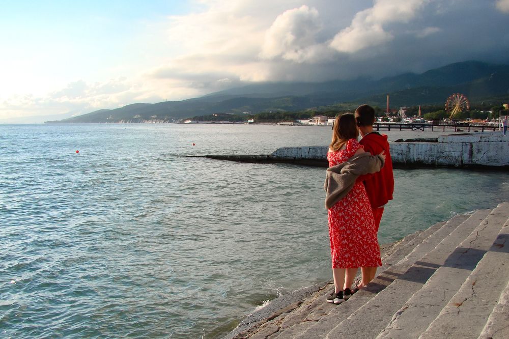 Двое и море