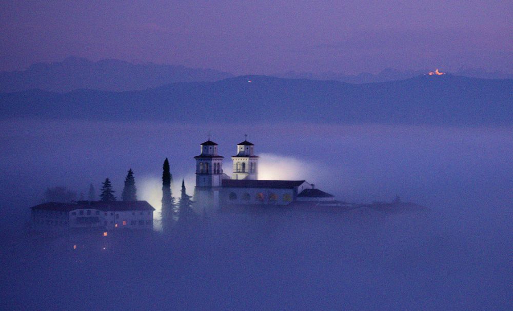 Early in the morning, the fog