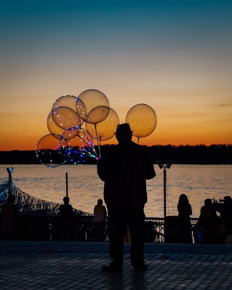 Продавец хорошего настроения