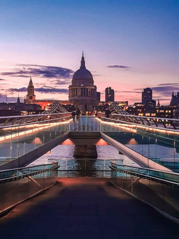 Millennium bridge London