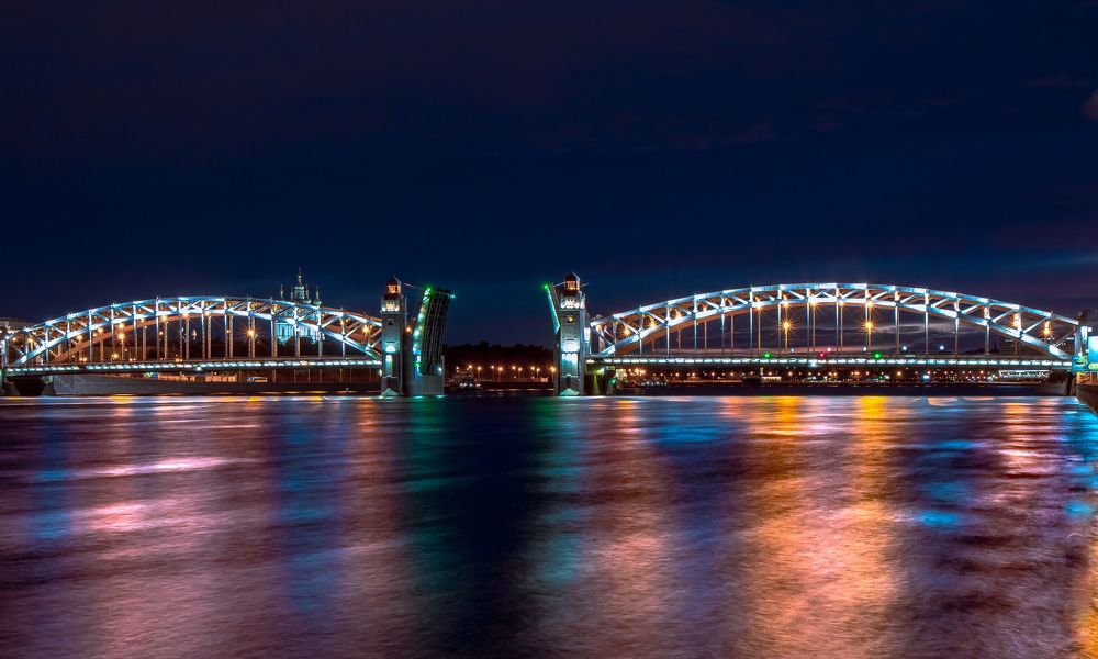 Санкт-Петербург. Мост Петра Великого