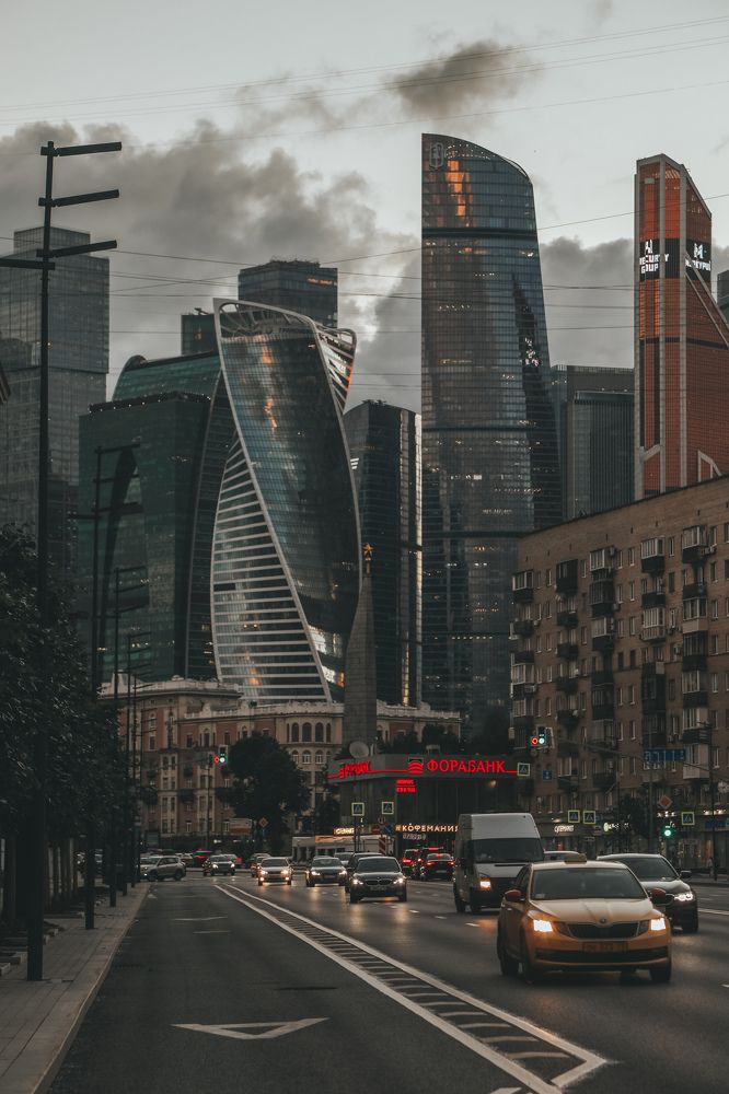 Moscow contrasts
