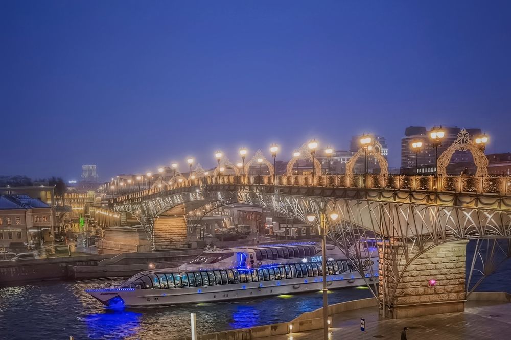 Патриарший мост.