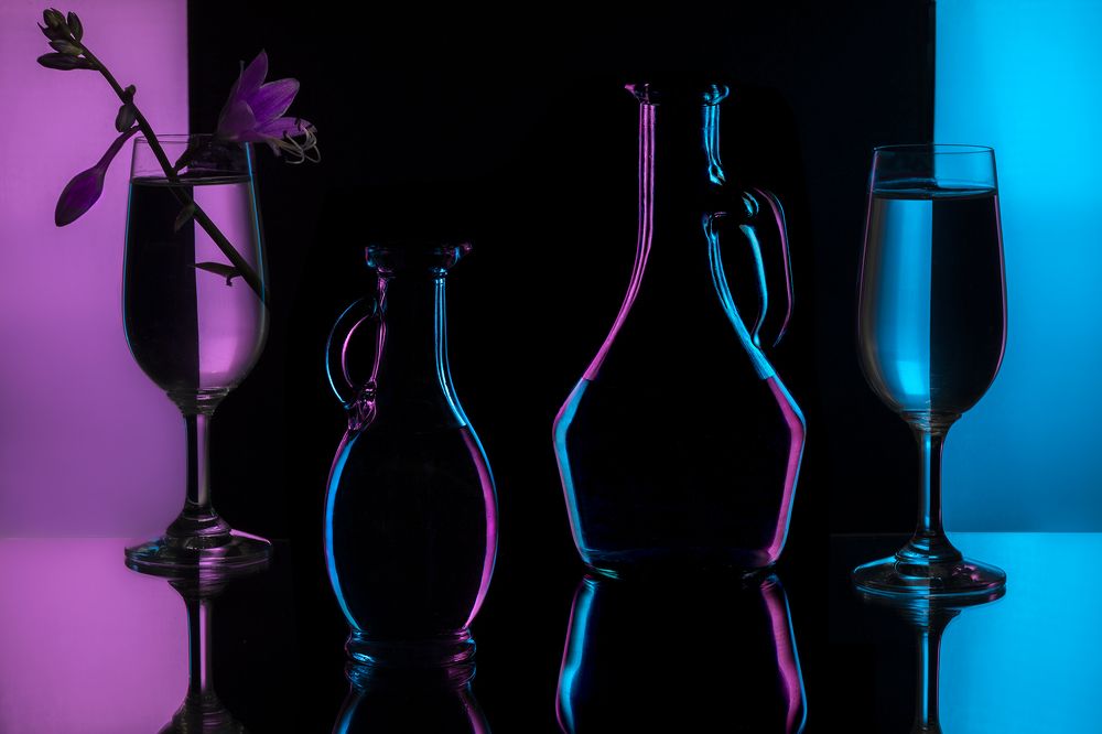 Blue-purple rim light.