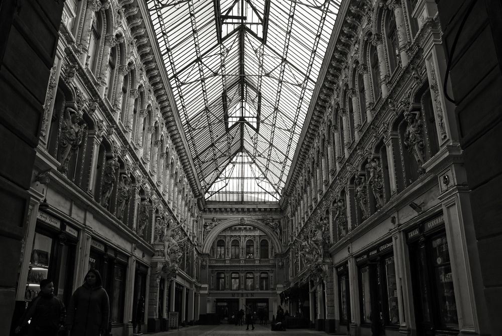 B&W architectural