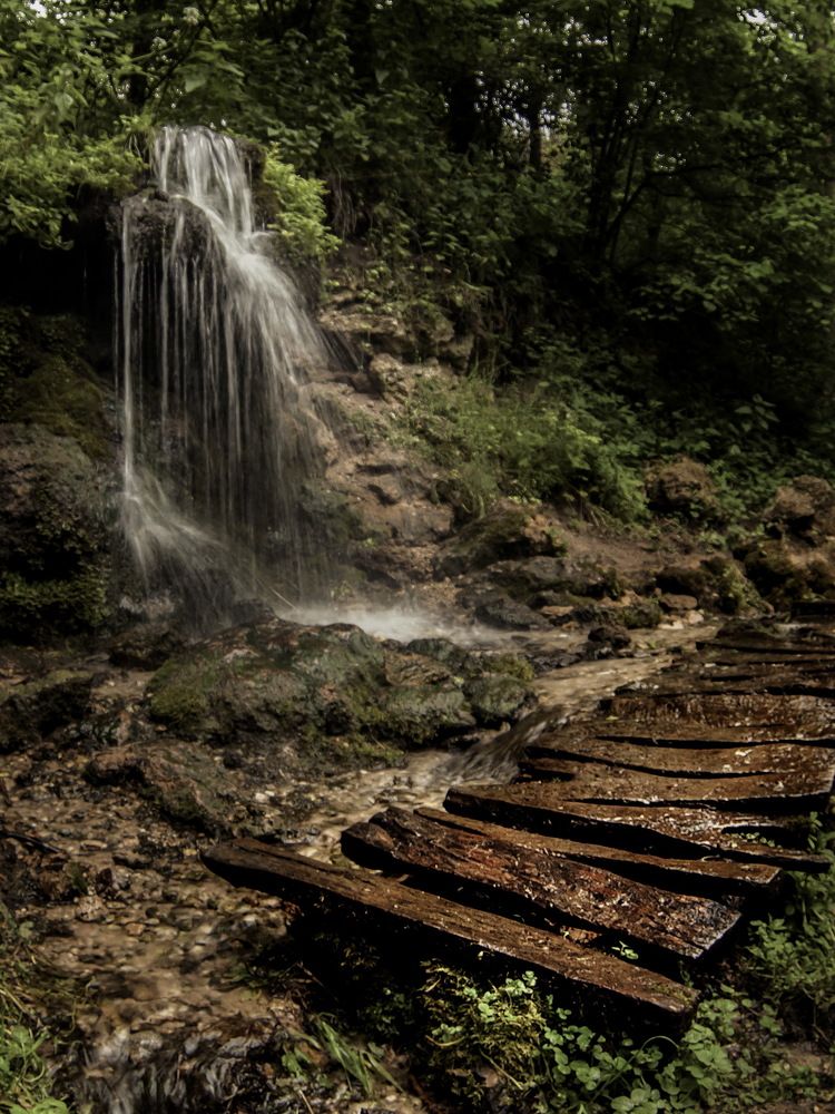 Пущинский водопад.