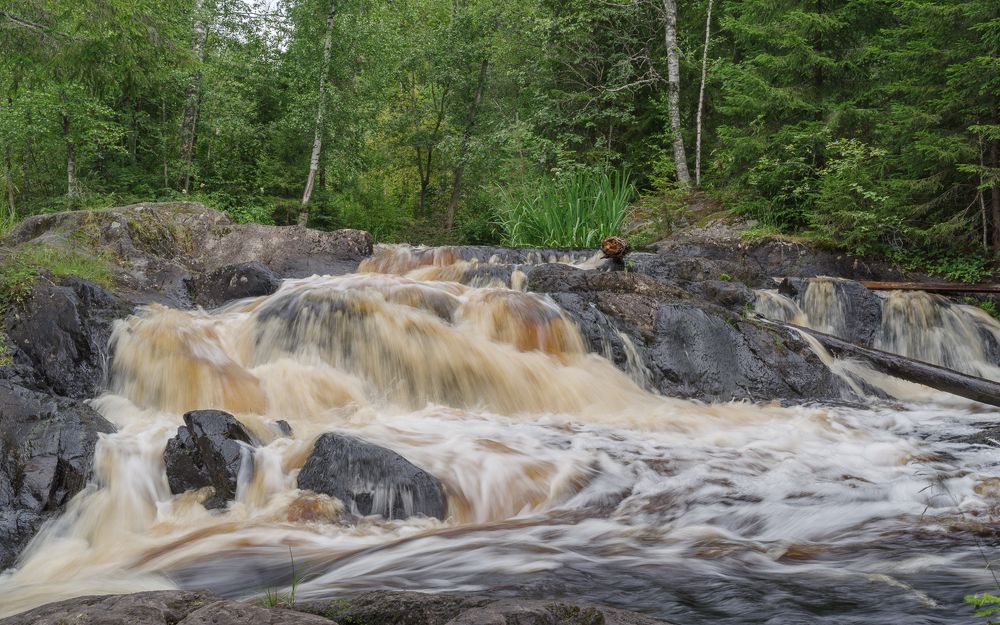 Водопад на р. Тохмайоки