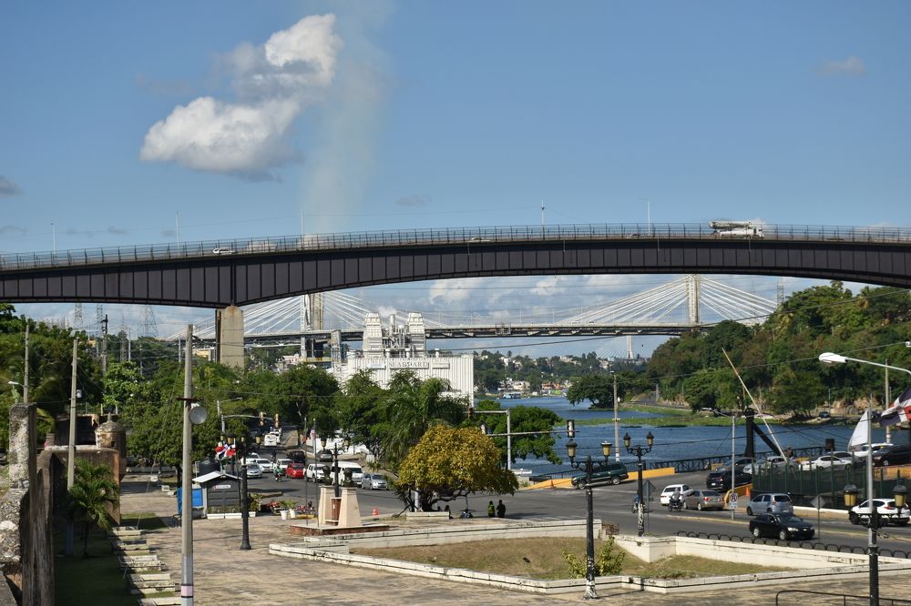 Мосты и понтон в Санто Доминго.