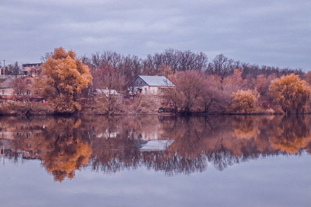 Autumn colored reflection