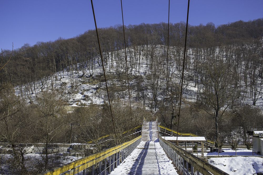 Пешеходный мост через реку Нальчик
