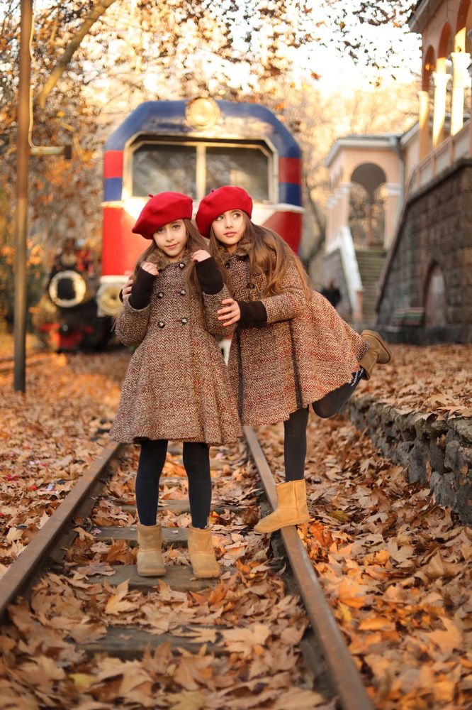 Elina And Eva sisters