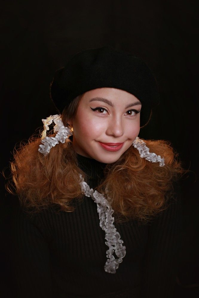 Девушка в берете