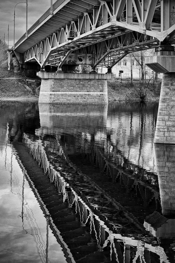 Про мост и его отражение