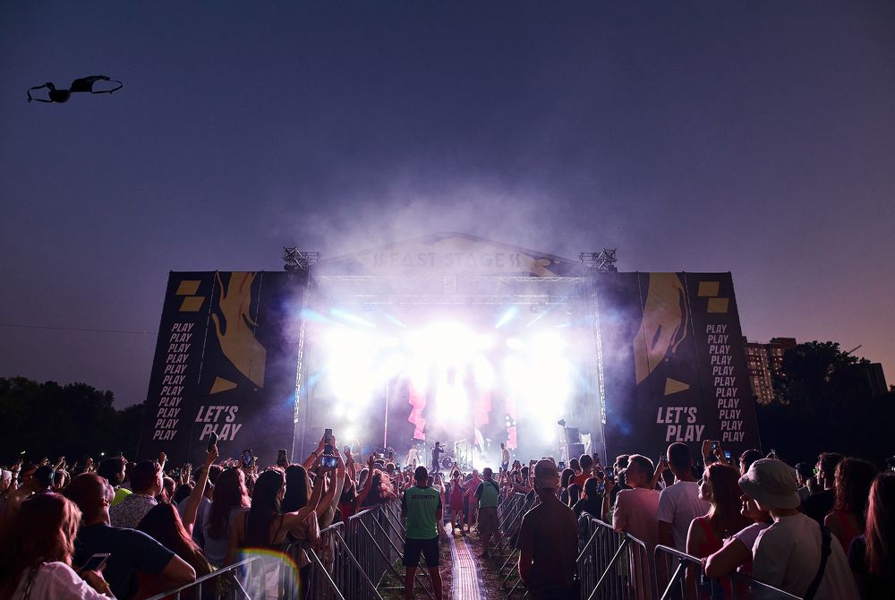 Концертная фотография с выступления группы Пошлая Молли, Atlas Weekend, Киев