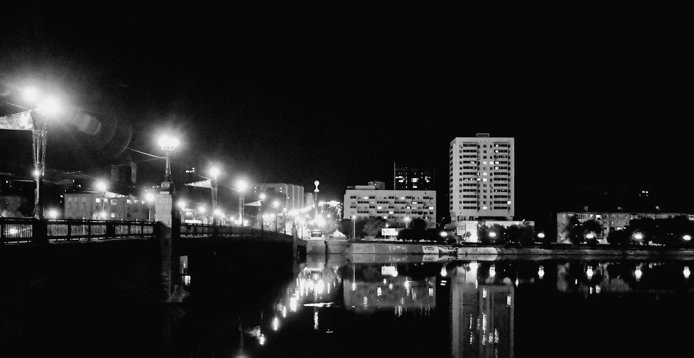 Мост ведущий в ночной город