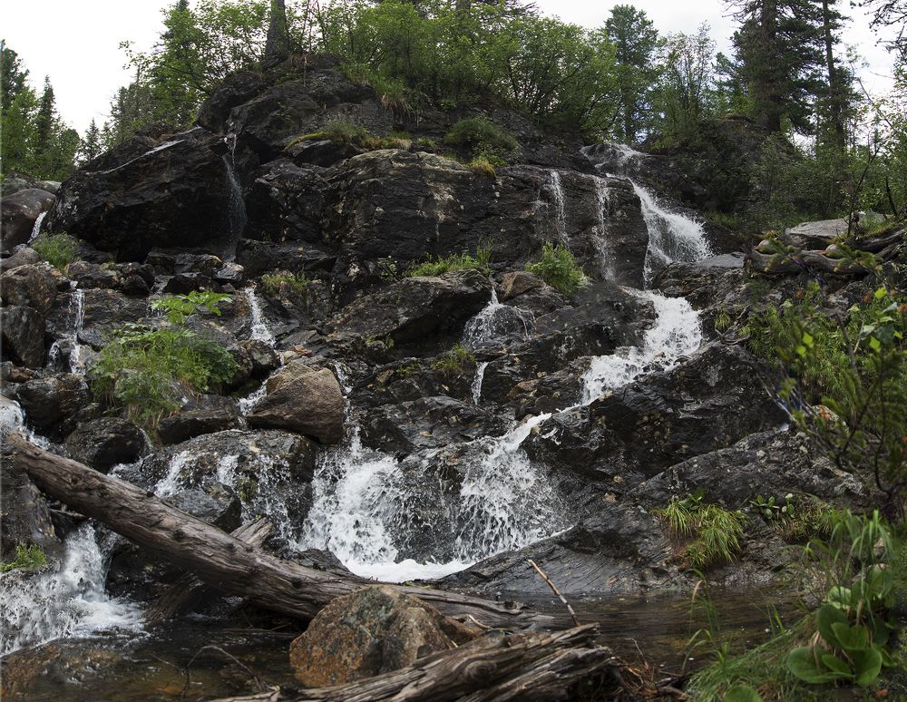 Водопад в Ергаках.