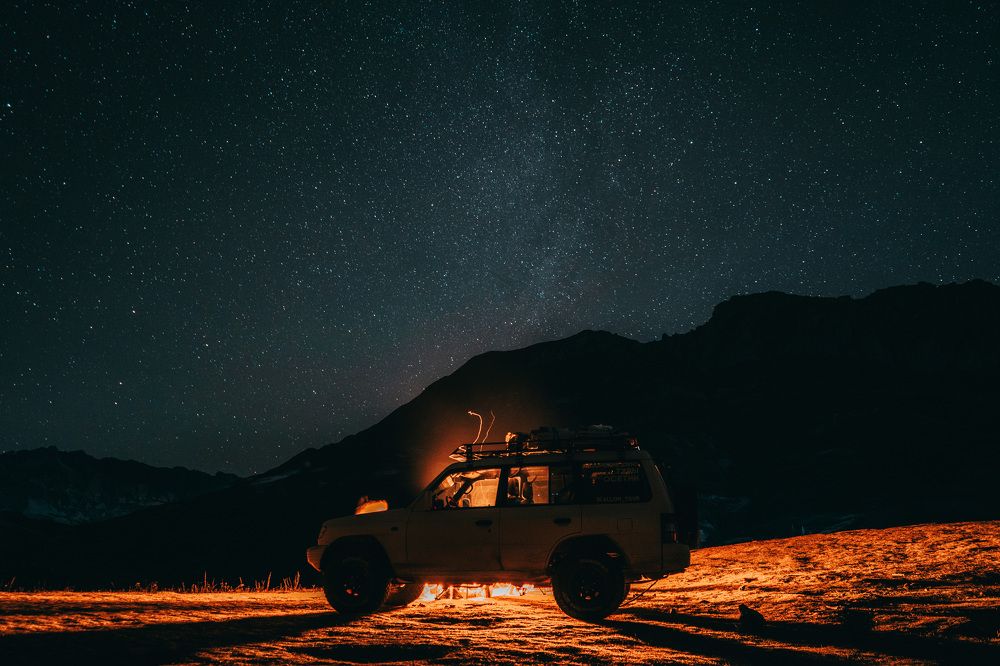 У ночного костра.