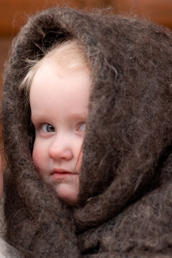 Малышка в шали