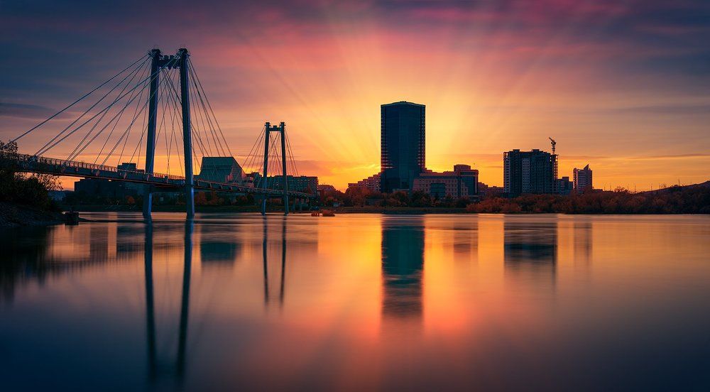 Закат в городе на Енисее