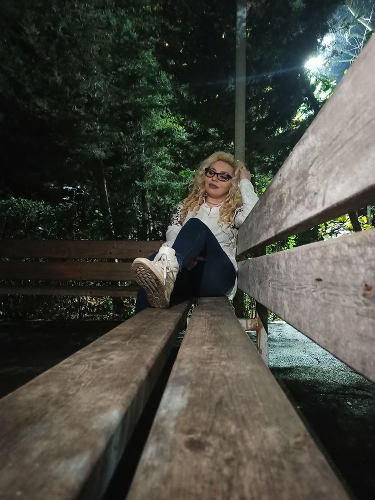 Photograph by Nesi Mi