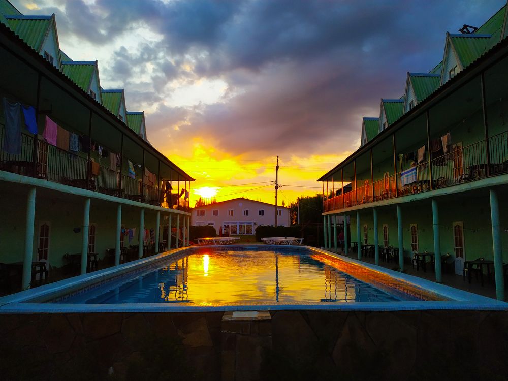 РАССВЕТ НА БАЗЕ