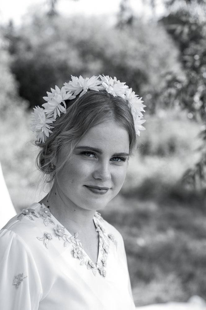 The bride is in the village.Невеста в деревне.