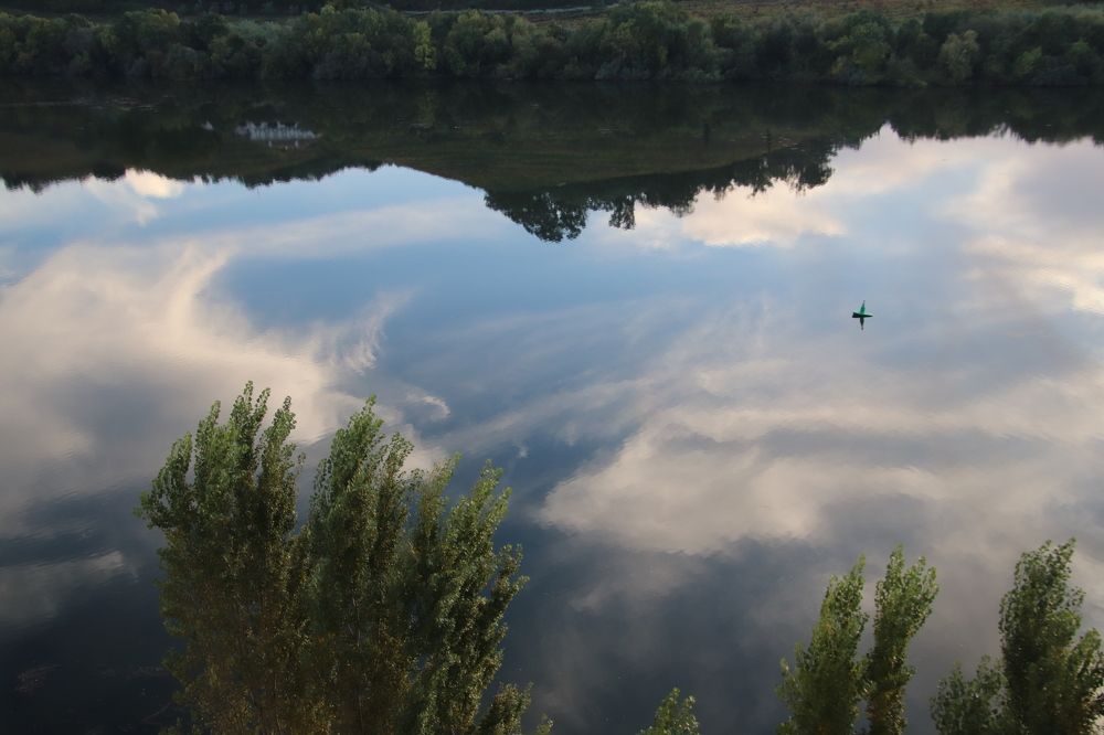 Clouds reflection