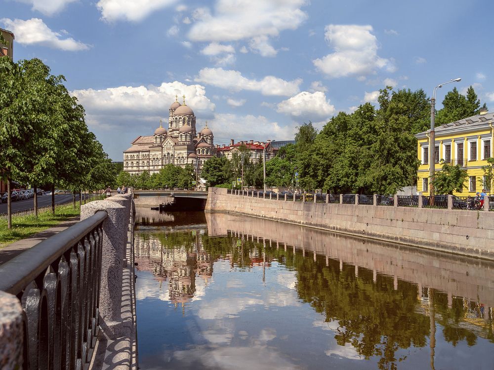 Чудесным летним днем...