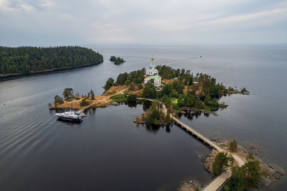 Photograph by Pavel Kozionov